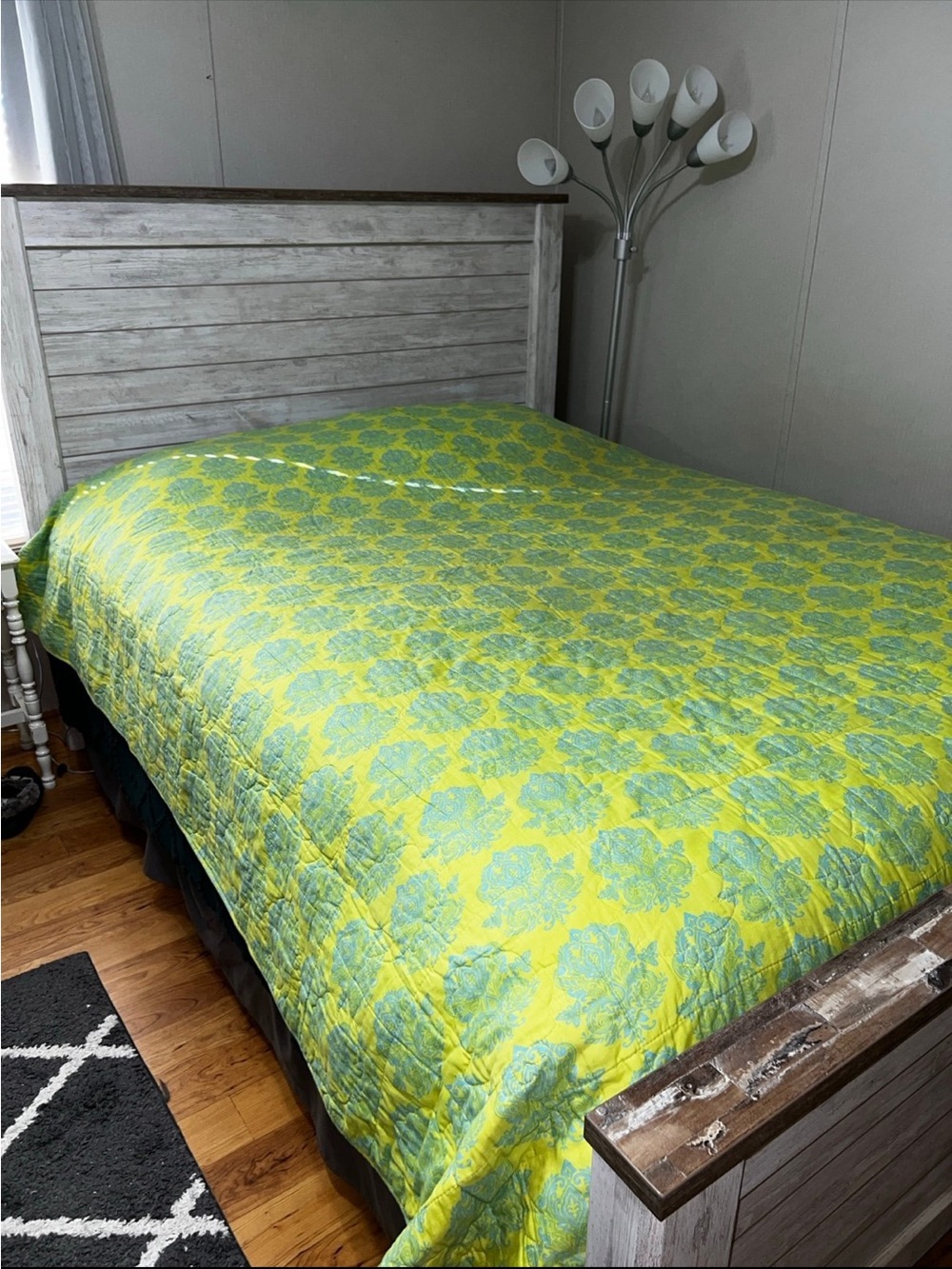 Cynthia Rowley Full/Queen Reversible Quilt - Picture 4 of 11